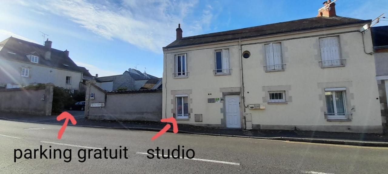 Studio Le Ligerien Saint-Denis-de lʼHôtel Eksteriør billede